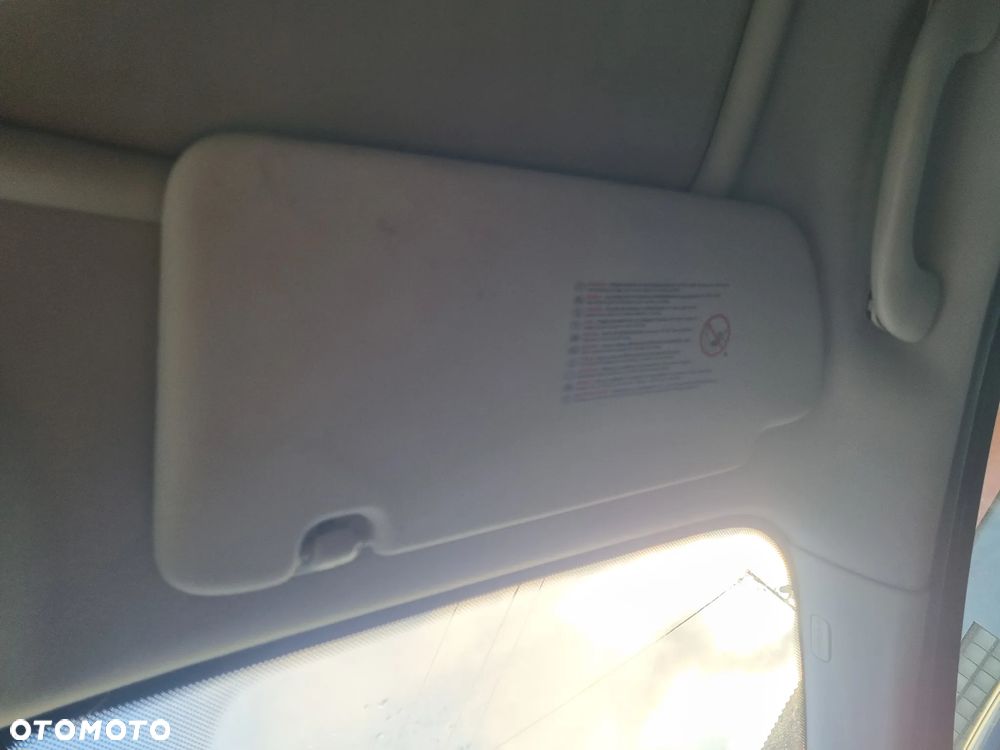 PEUGEOT 3008 I 09-16 2011 r. daszek prawy osłona przeciwsłoneczna prawa  * - 2