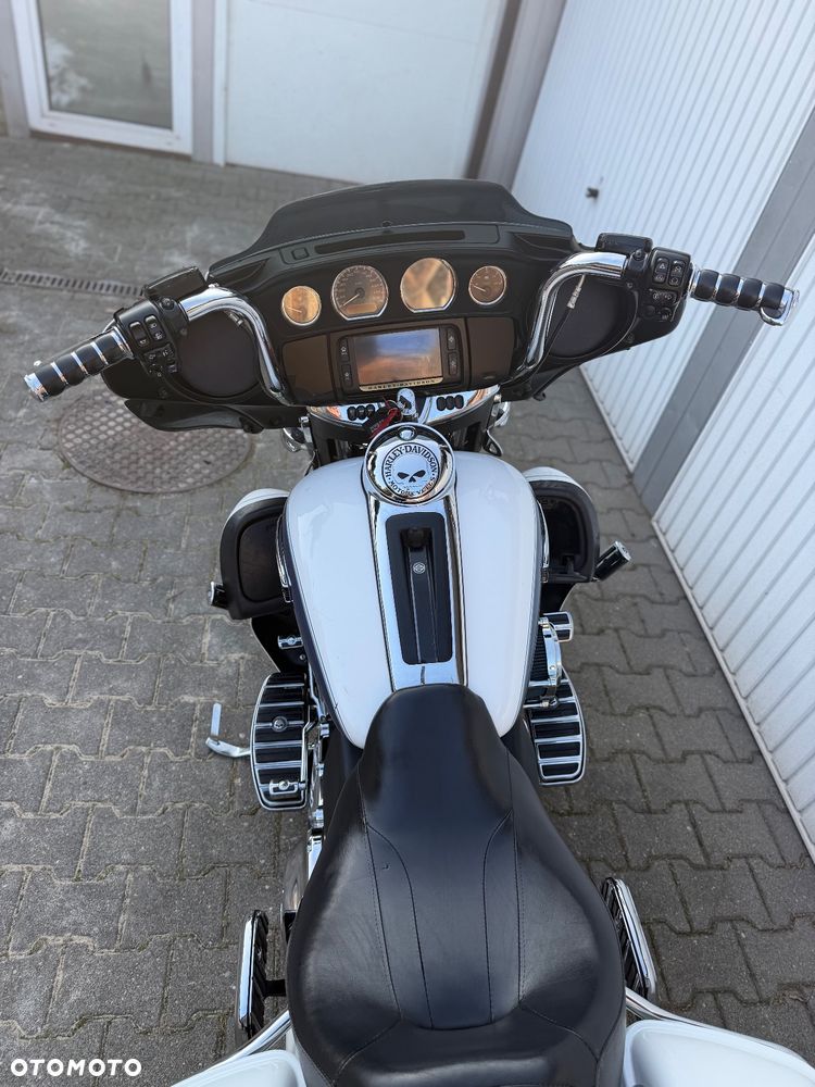 Harley-Davidson Touring Street Glide - 18