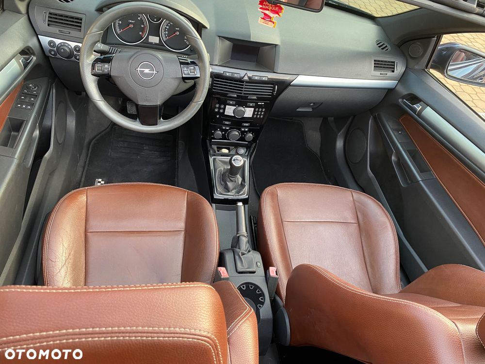 Opel Astra III GTC 1.9 CDTI Cosmo - 9