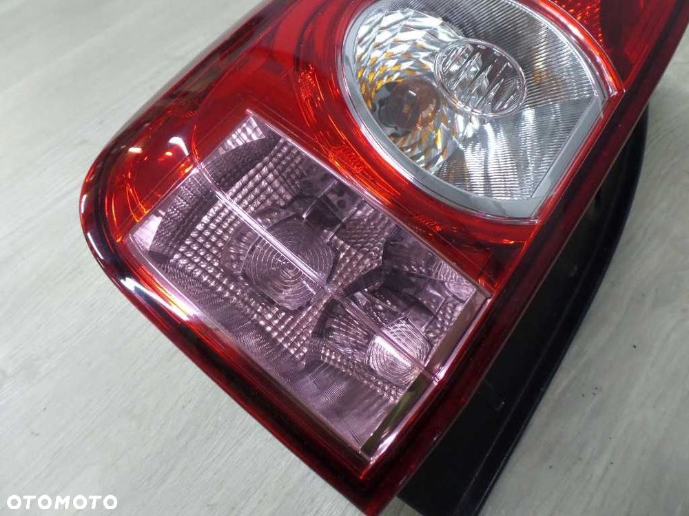 DACIA DUSTER 09-18 LAMPA TYL LEWA UK - 4
