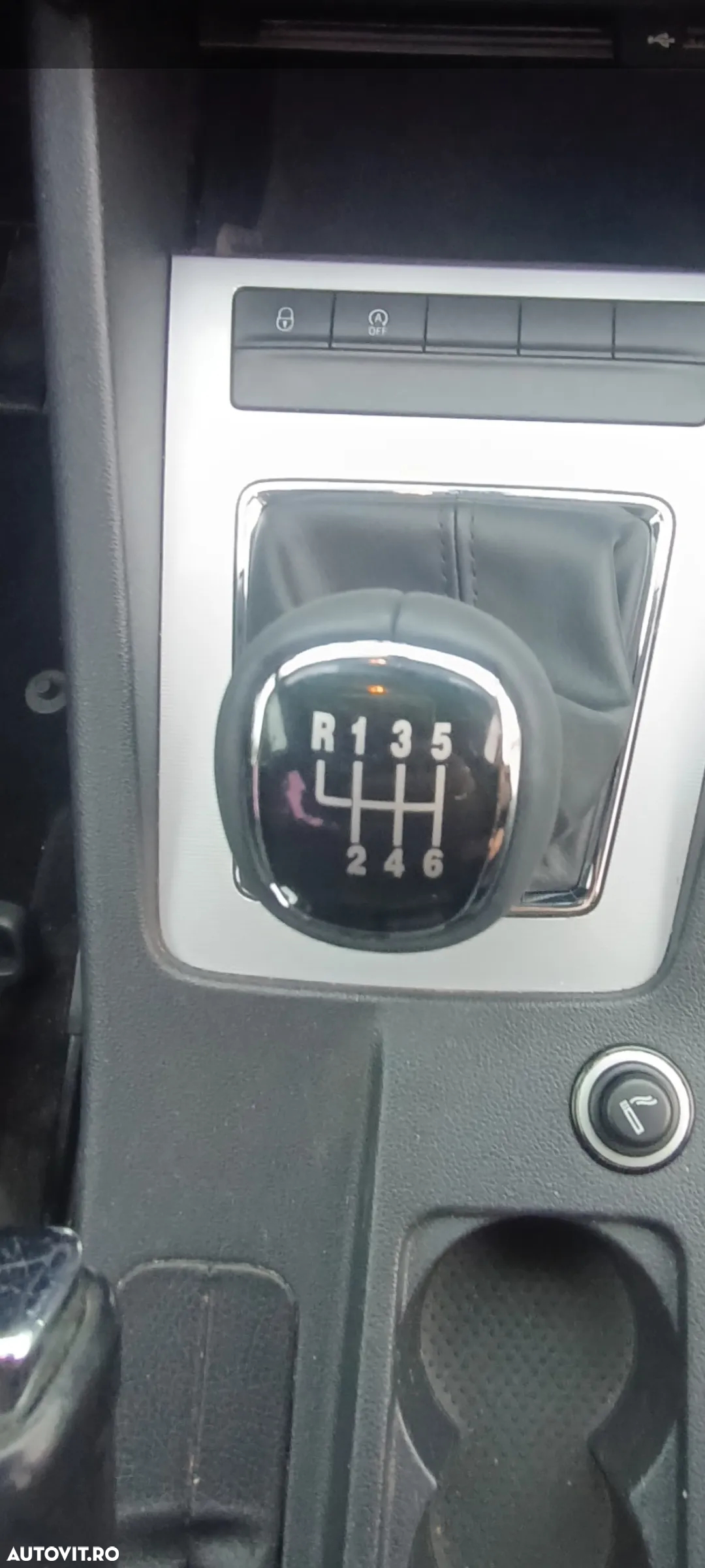 Skoda Octavia 2.0 TDI ELEGANCE - 12