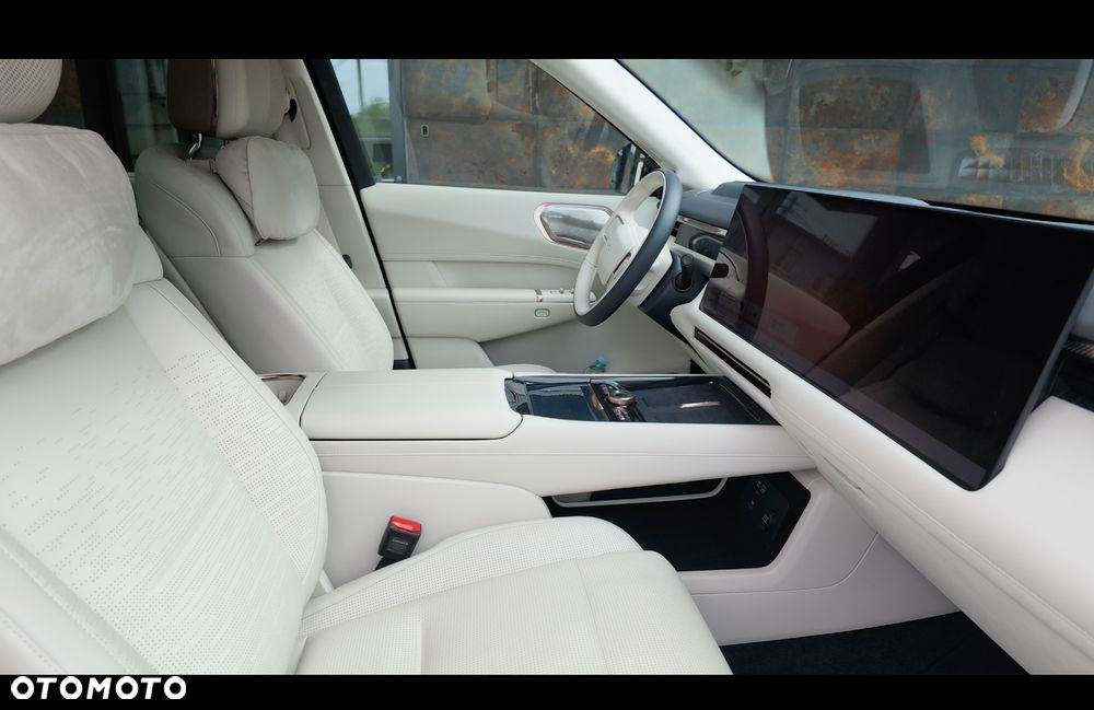 Lynk & Co 900 - 15