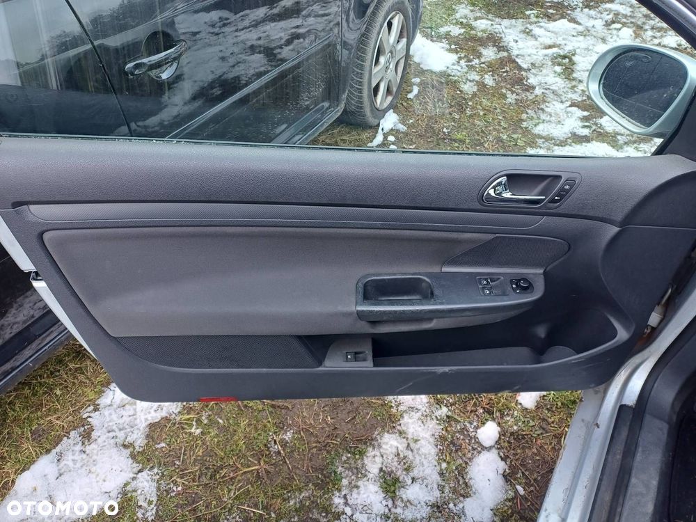 FOTELE KOMPLET LEWY PRAWY KANAPA TYŁ + BOCZKI VOLKSWAGEN GOLF V 3D - 3