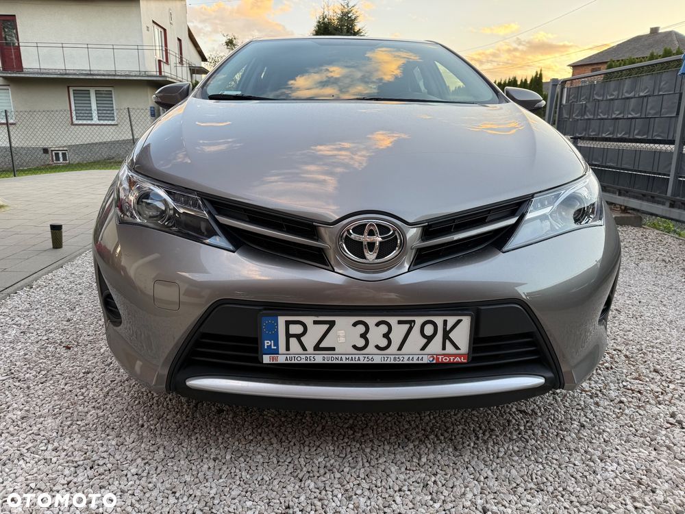 Toyota Auris - 2