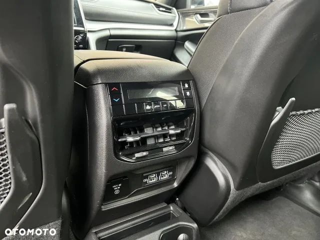 Jeep Grand Cherokee - 24