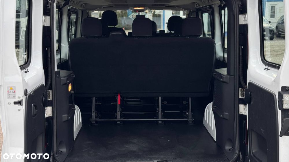 Renault Trafic - 11