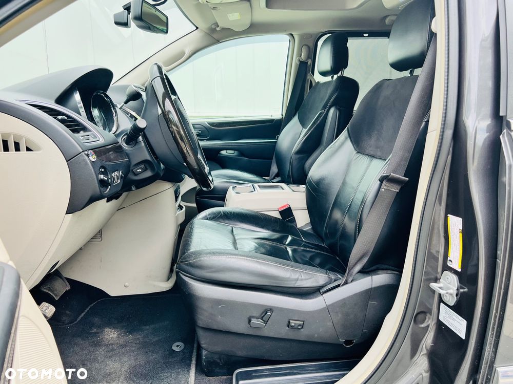 Chrysler Town & Country 3.6 Limited - 5