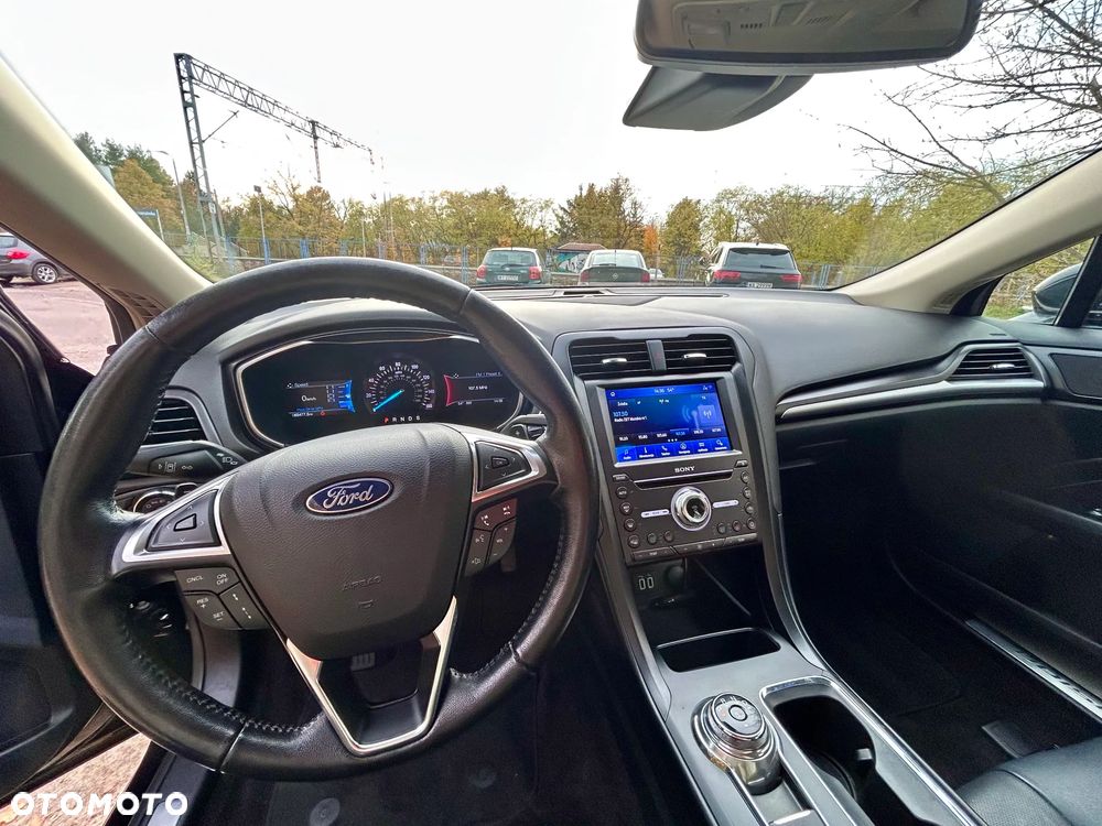 Ford Fusion 2.0 EcoBoost Titanium - 12