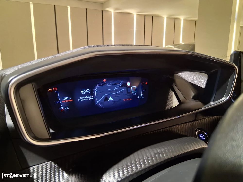 Peugeot 2008 1.5 BlueHDi Allure Pack - 29