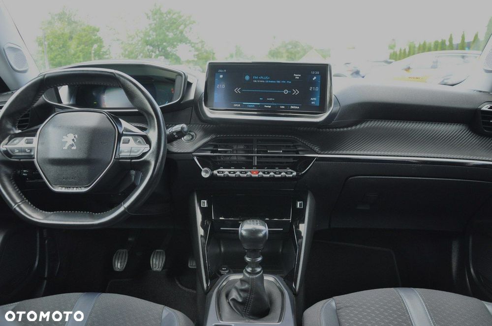 Peugeot 2008 1.2 PureTech Allure Pack S&S - 17