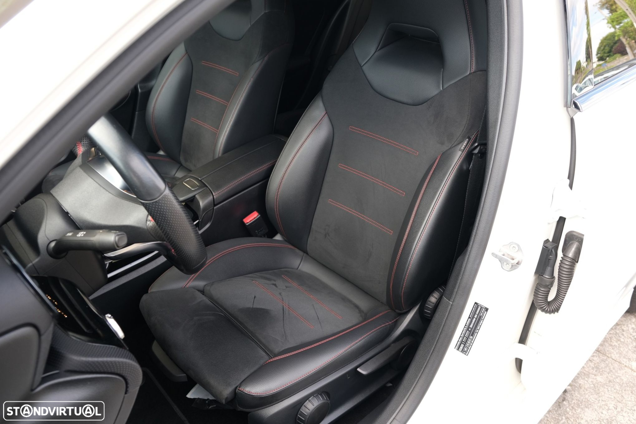 Mercedes-Benz A 160 AMG Line - 11