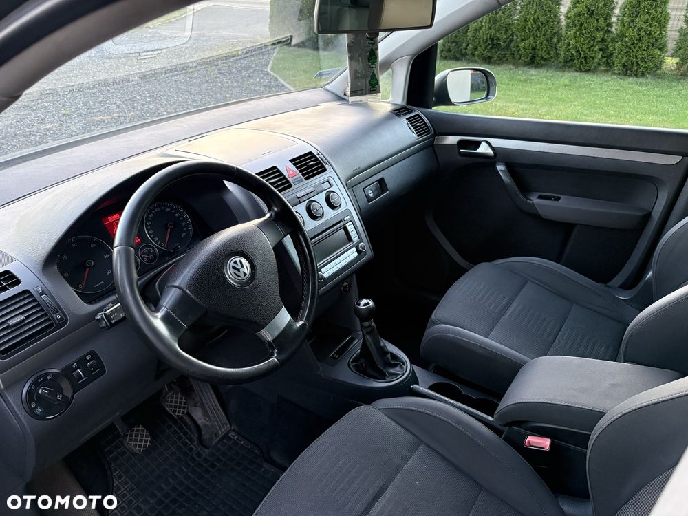 Volkswagen Touran - 6