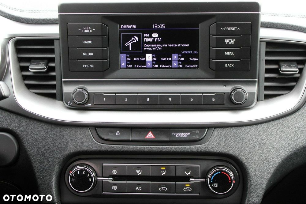 Kia Ceed 1.6 CRDi mHEV M - 17