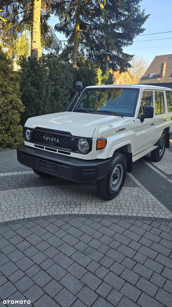 Toyota Land Cruiser - 19