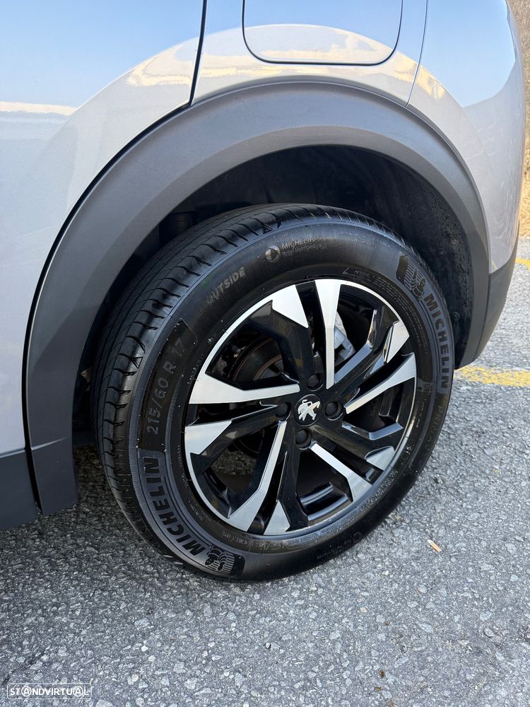 Peugeot 2008 1.2 PureTech Allure - 12