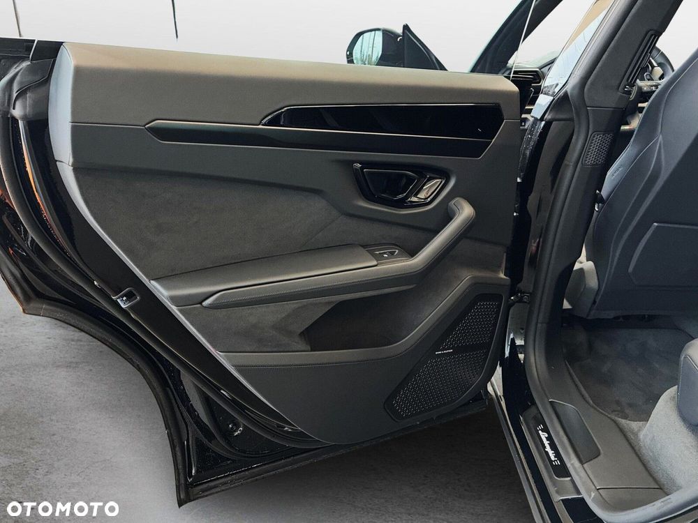 Lamborghini Urus - 22