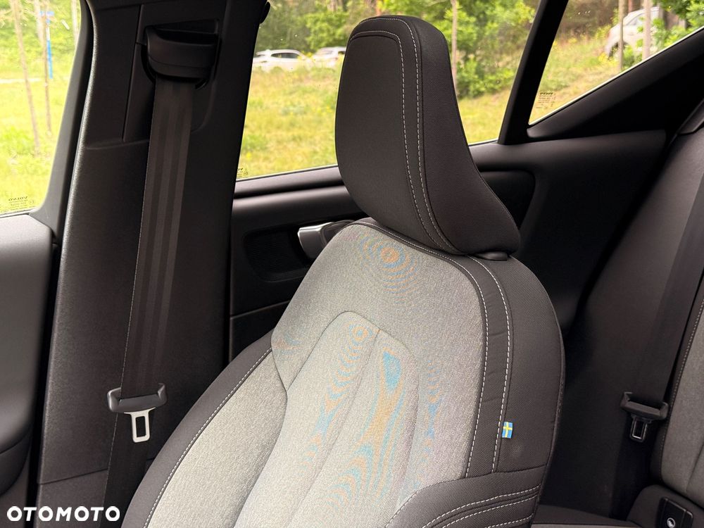 Volvo XC 40 B5 B AWD Momentum Pro - 17