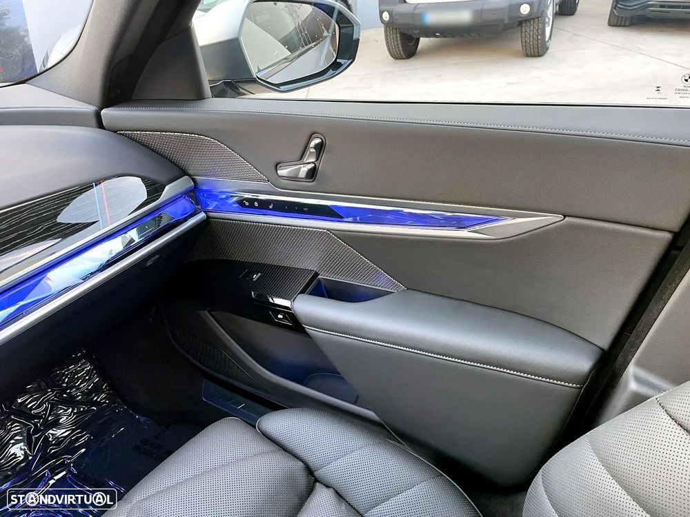 BMW 740 d xDrive Pack Desportivo M - 22
