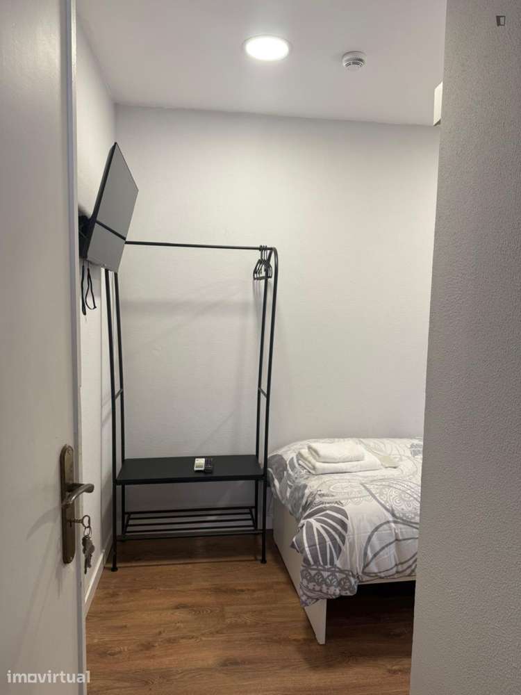 Quarto - localizado em Amadora Lisbon - Grande imagem: 3/24