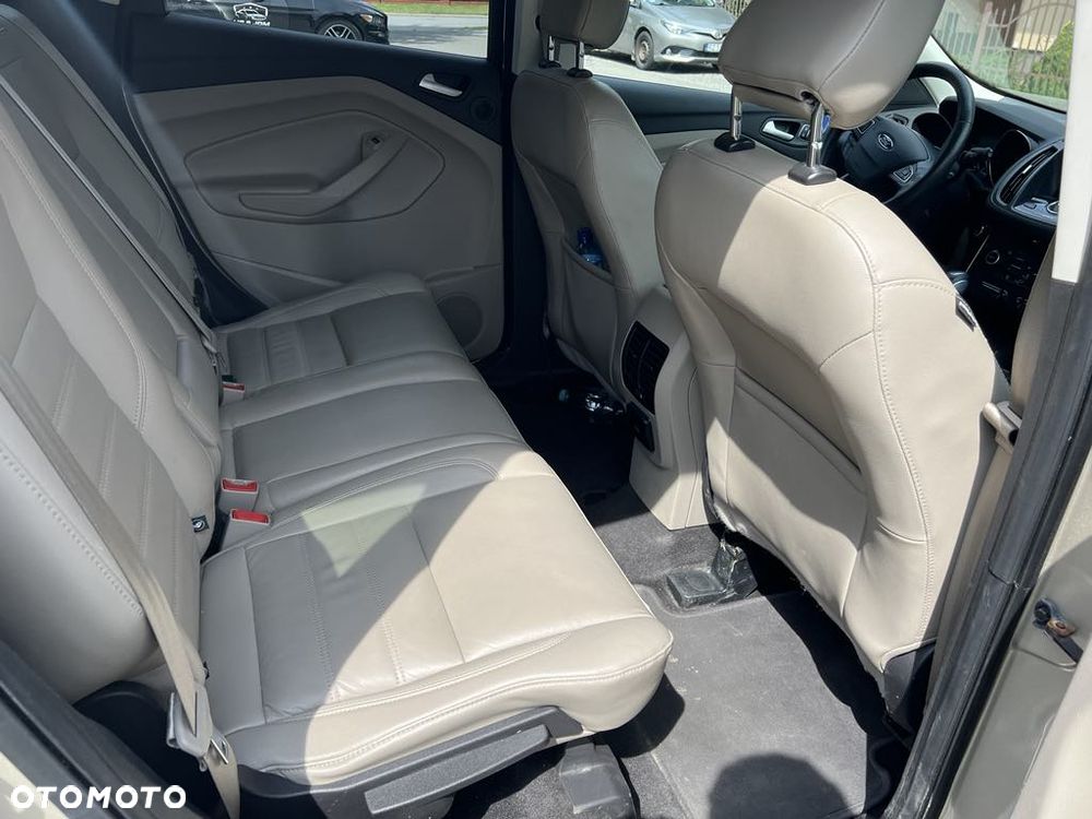 Ford Escape 2.0 EcoBoost AWD Titanium - 4