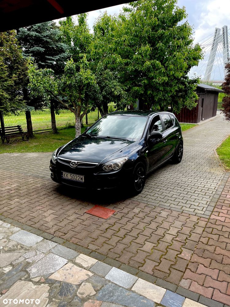 Hyundai i30 1.4 Classic + - 17