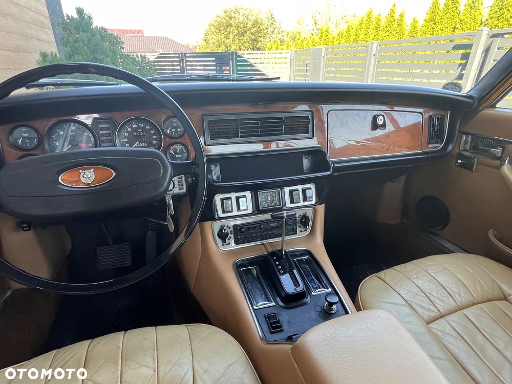 Jaguar XJ - 30