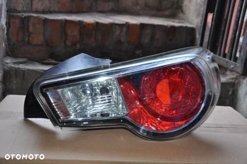 TOYOTA GT86 SUBARU BRZ LED PRAWA ORYGINAŁ - 1