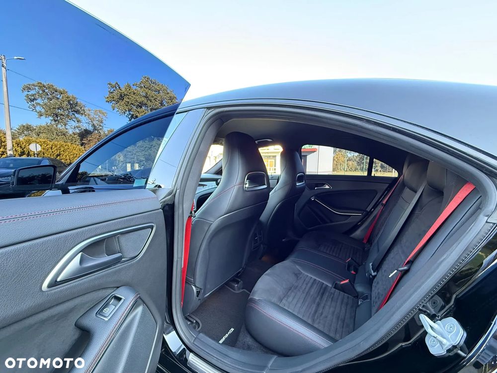 Mercedes-Benz CLA AMG 45 4-Matic - 22