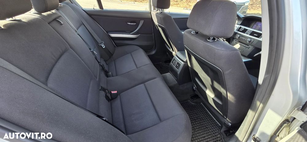 BMW Seria 3 320d DPF Efficient Dynamics Edition - 7