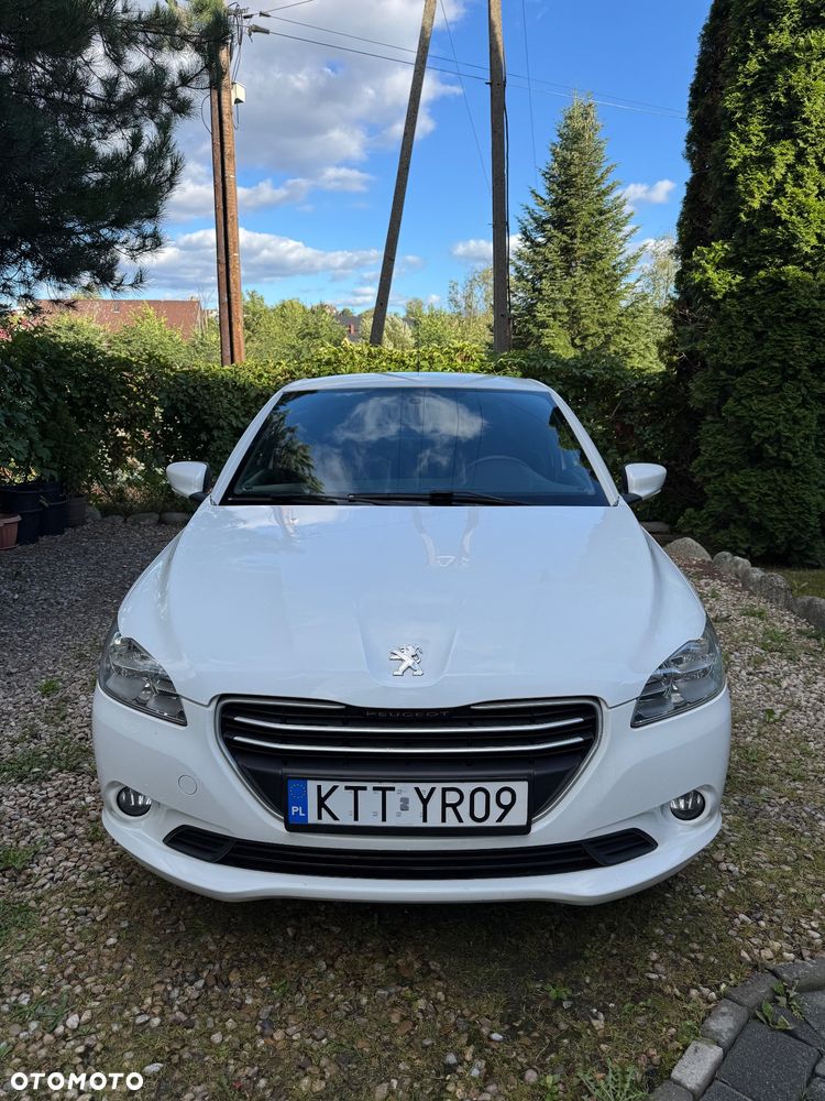 Peugeot 301 1.2 Pure Tech Active - 2