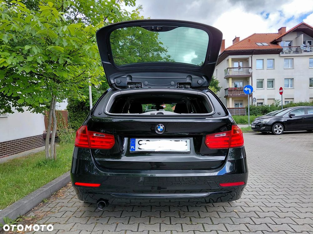 BMW Seria 3 320i M Sport - 12