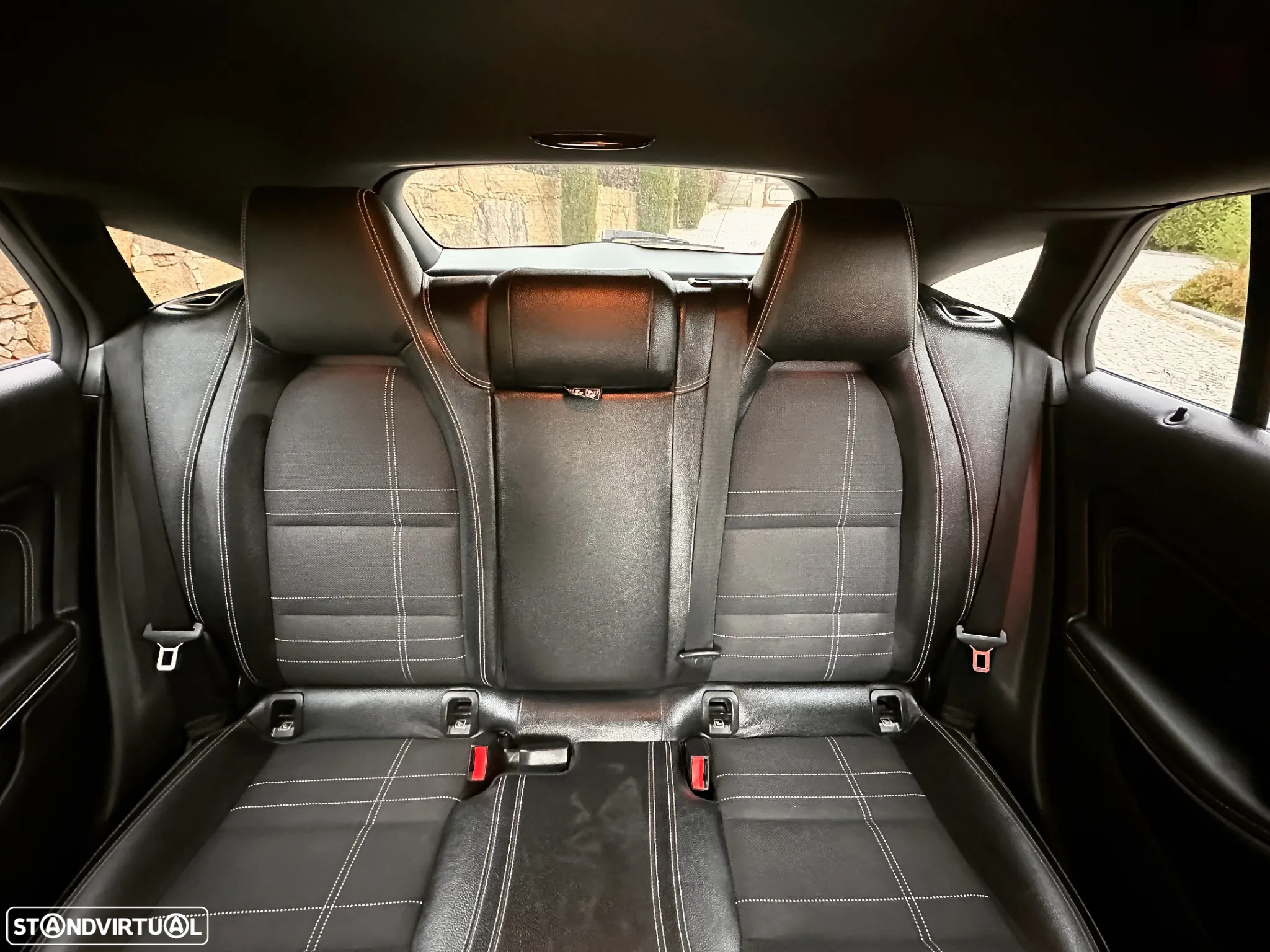 Mercedes-Benz CLA 200 - 16