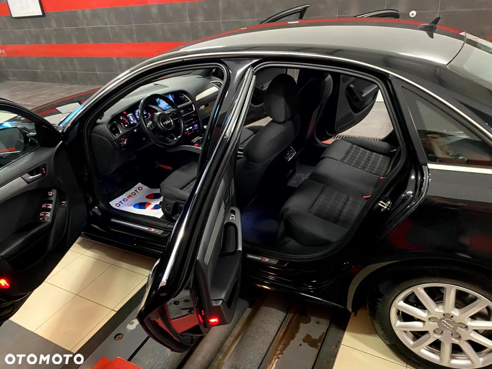 Audi A4 Limousine 1.8 TFSI quattro S line Sportpaket - 19