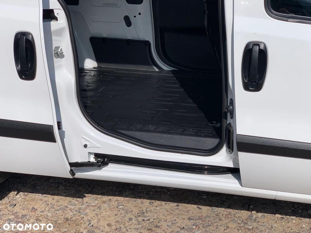 Fiat PROFESSIONAL DOBLO L2 Long VAN MAXI WZMOCNIONY Ładowność 961kg, Homologacja cięż. VAT-1, HAK 1300kg wpinany, BAGAŻNIK, Alarm, Czujniki parkowania, Halogeny, Podgrzewane fotele, Koła 16' MOCNY NAPĘD 1.6 MultiJet, 105KM Emisja spalin Euro-6, Skrzynia biegów 6cio stopniowa! Oryginalna zabudowa paki, - 27