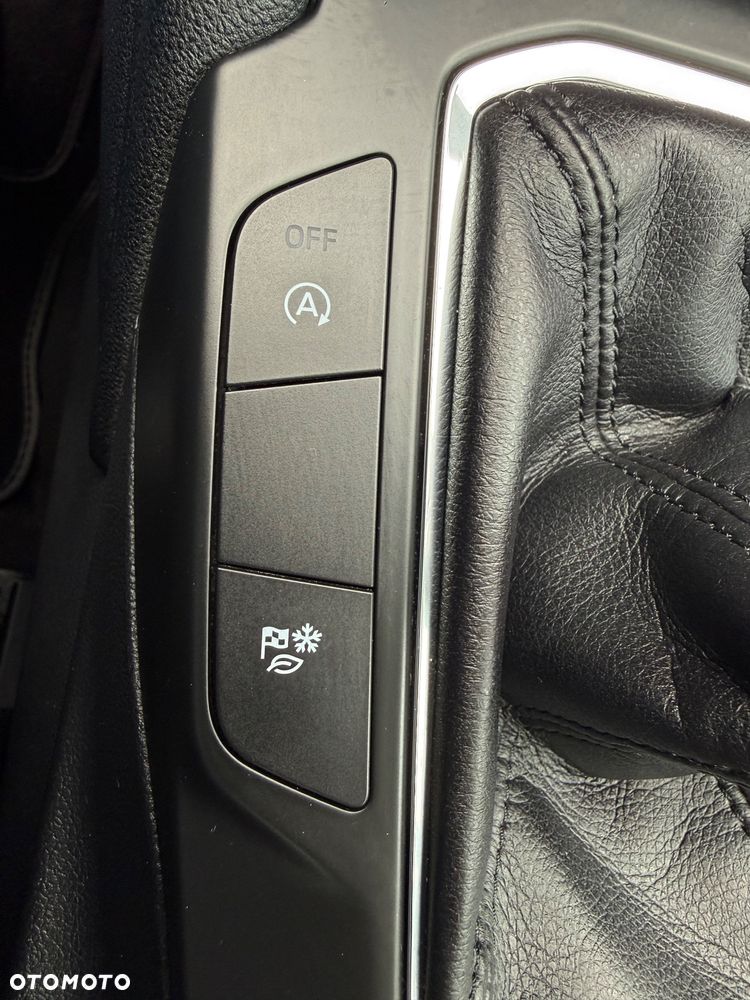 Ford Kuga 2.0 EcoBlue Hybrid TITANIUM X - 39