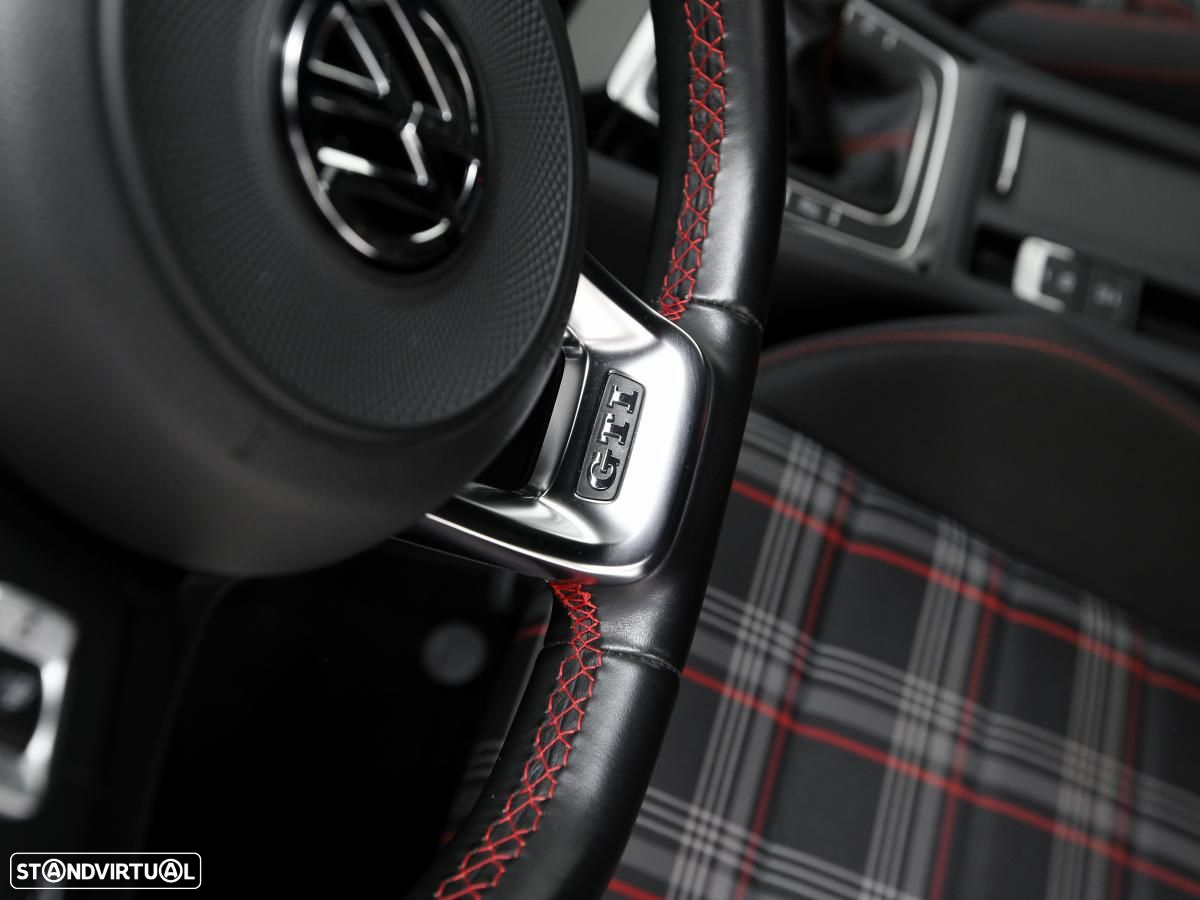 VW Golf 2.0 TSi GTi Performance - 15