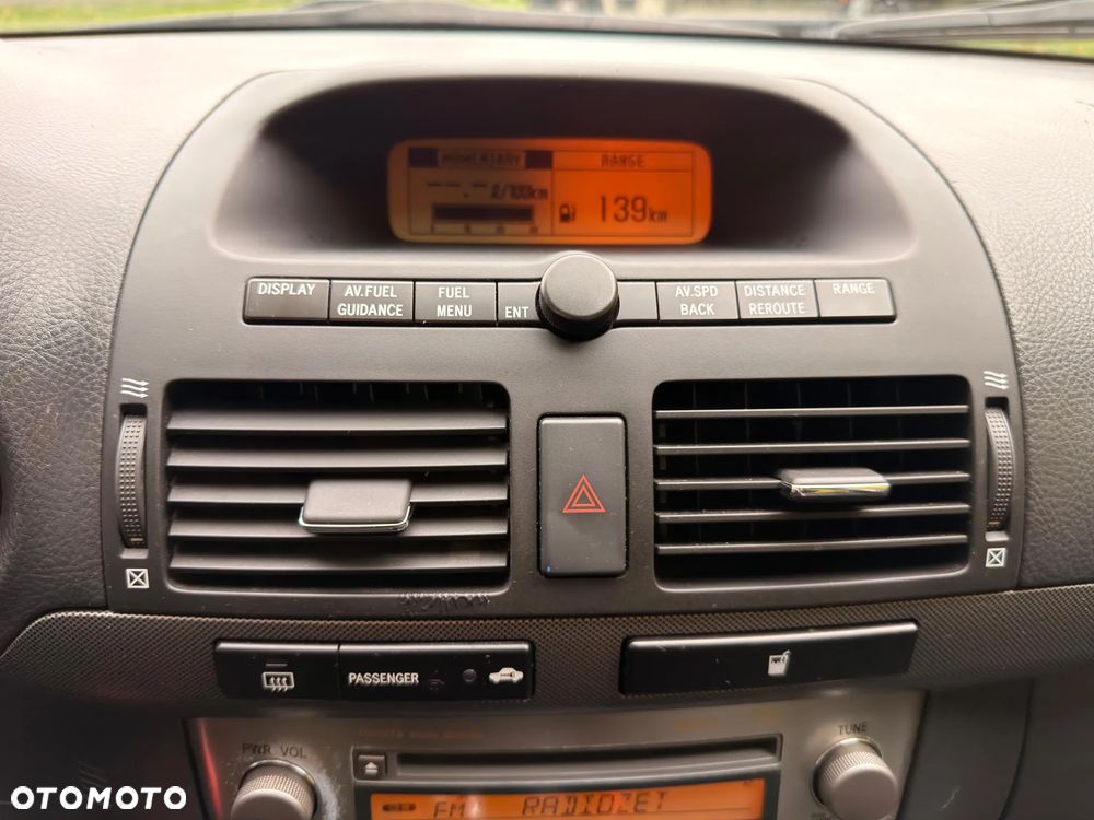 Toyota Avensis - 32