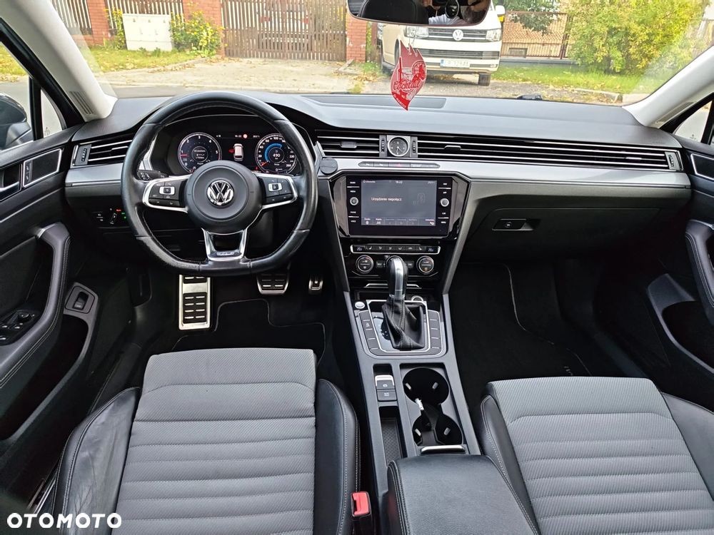 Volkswagen Passat 2.0 TDI SCR DSG Business - 13