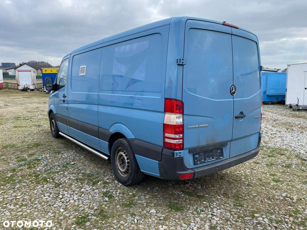 Mercedes-Benz Sprinter - 4