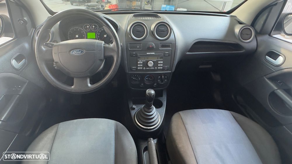 Ford Fiesta 1.25 Ghia - 9