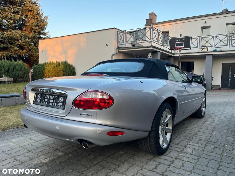 Jaguar XK8 Cabriolet - 4