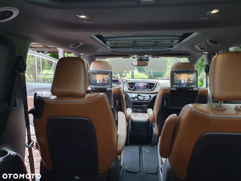 Chrysler Pacifica - 20