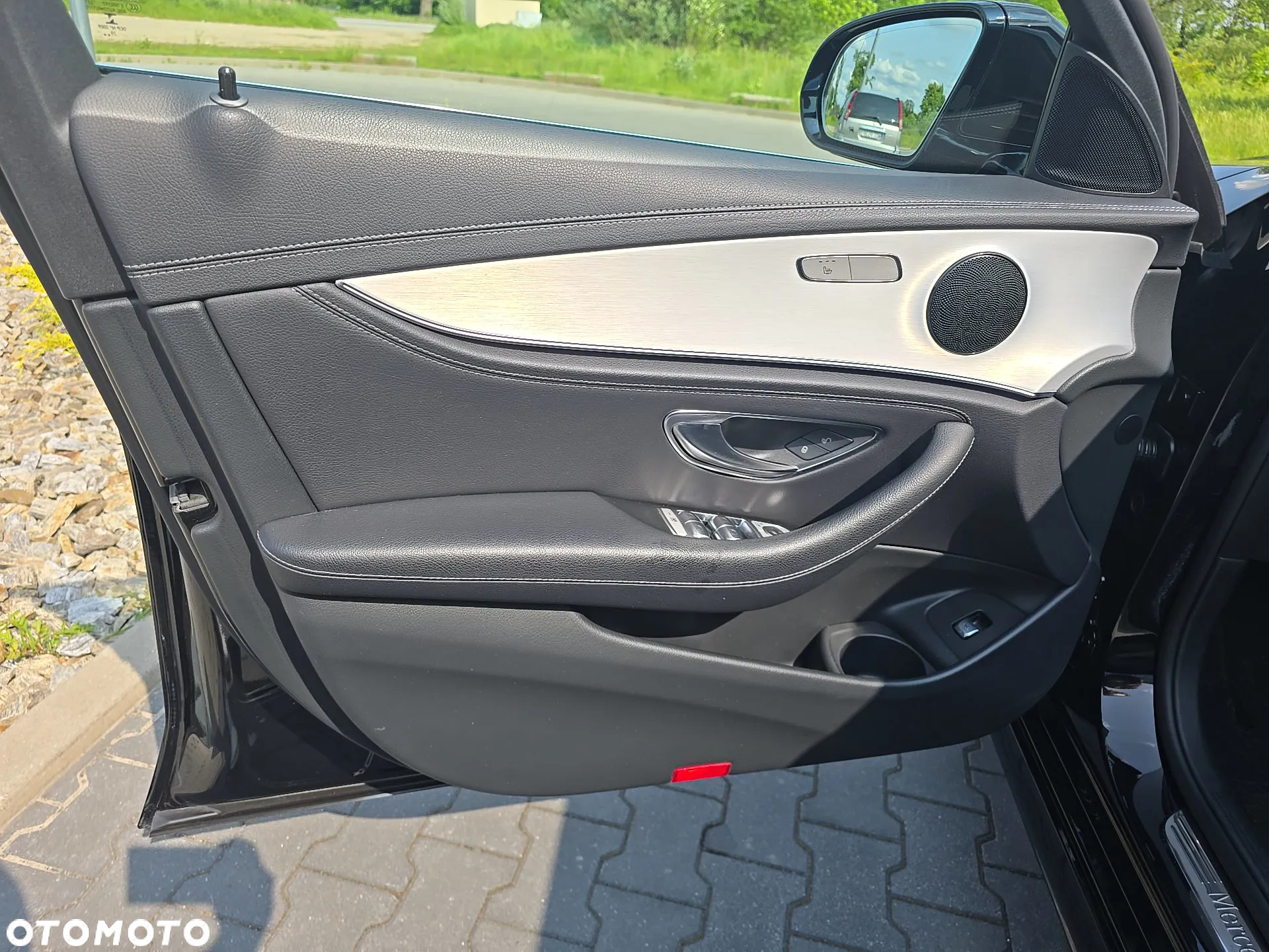 Mercedes-Benz Klasa E 300 de AMG - 11