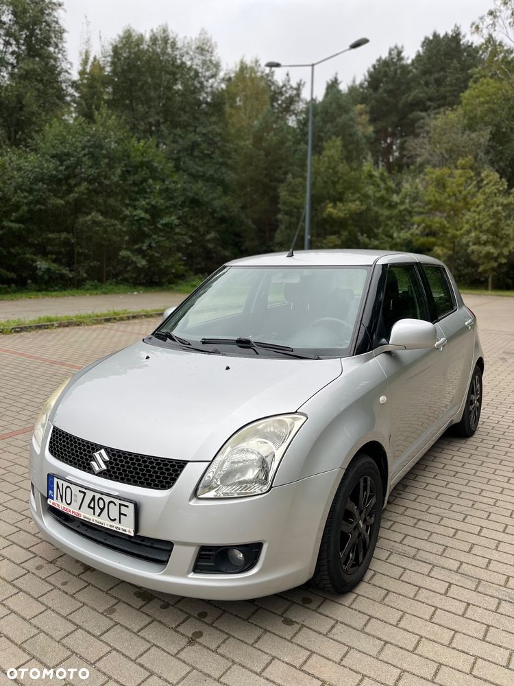 Suzuki Swift - 1
