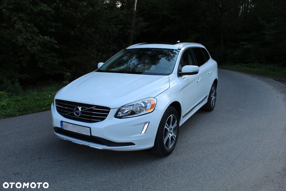 Volvo XC 60 T6 AWD Momentum - 1