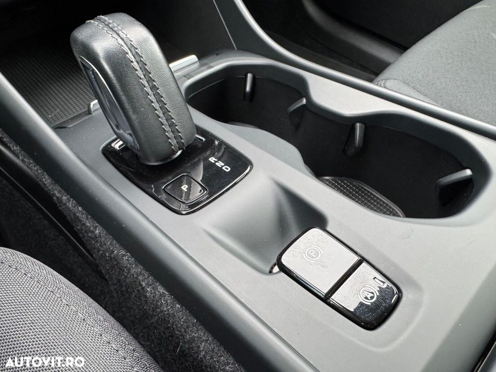 Volvo XC 40 T3 AT8 Momentum - 12