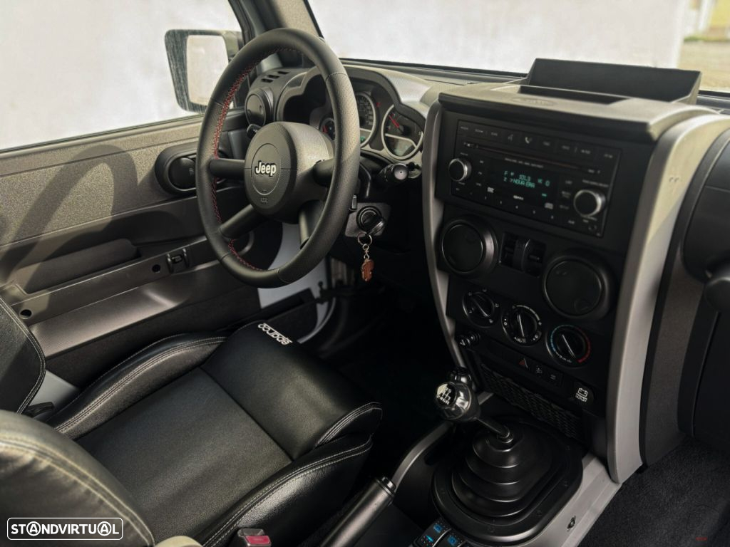 Jeep Wrangler - 15