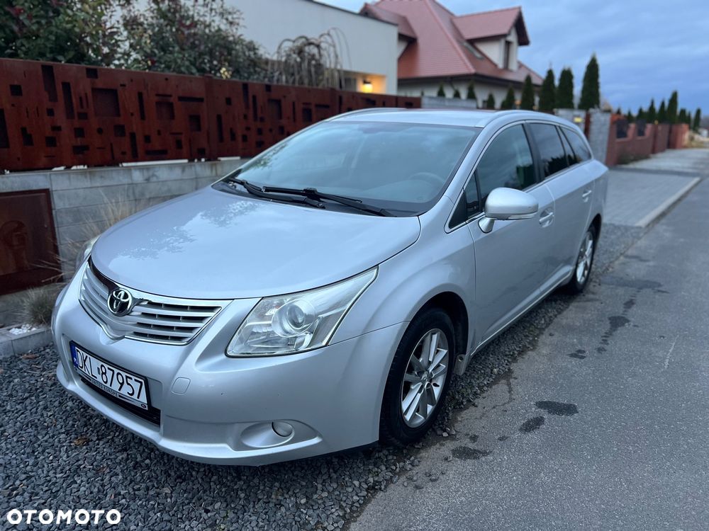 Toyota Avensis 2.0 D-4D - 1