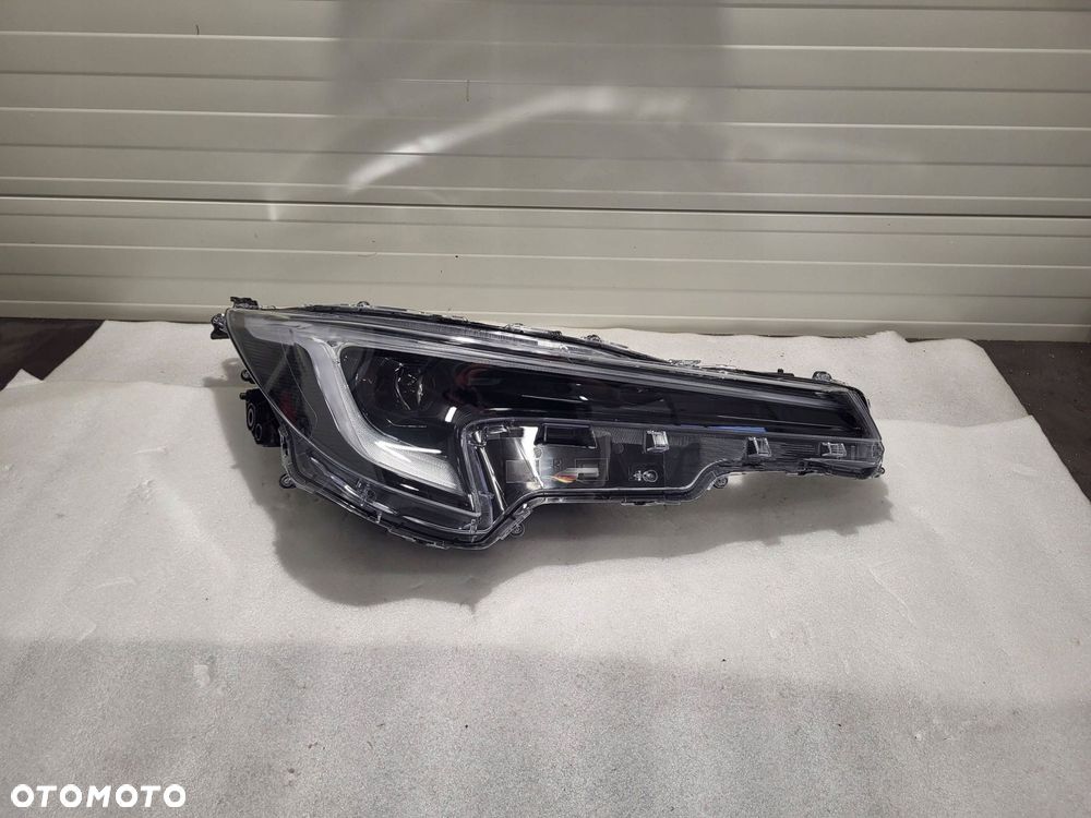 toyota corolla e21 lift full led przód strona prawa 81110-02x10 - 1