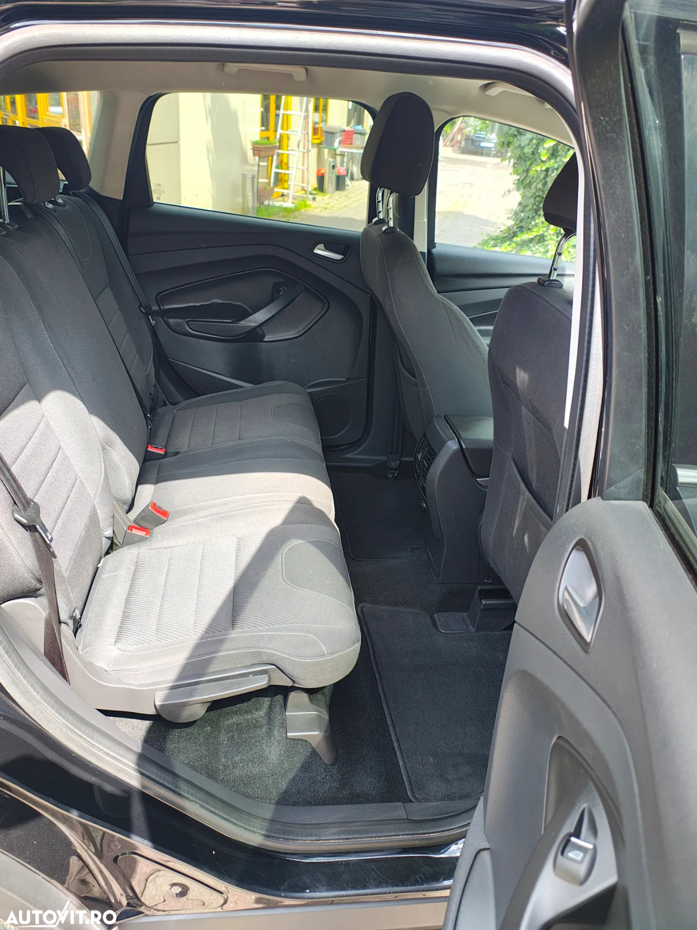 Ford Kuga 2.0 TDCi 2x4 Titanium - 14
